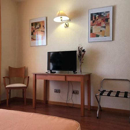 Hotel Europa Villacanas Bagian luar foto