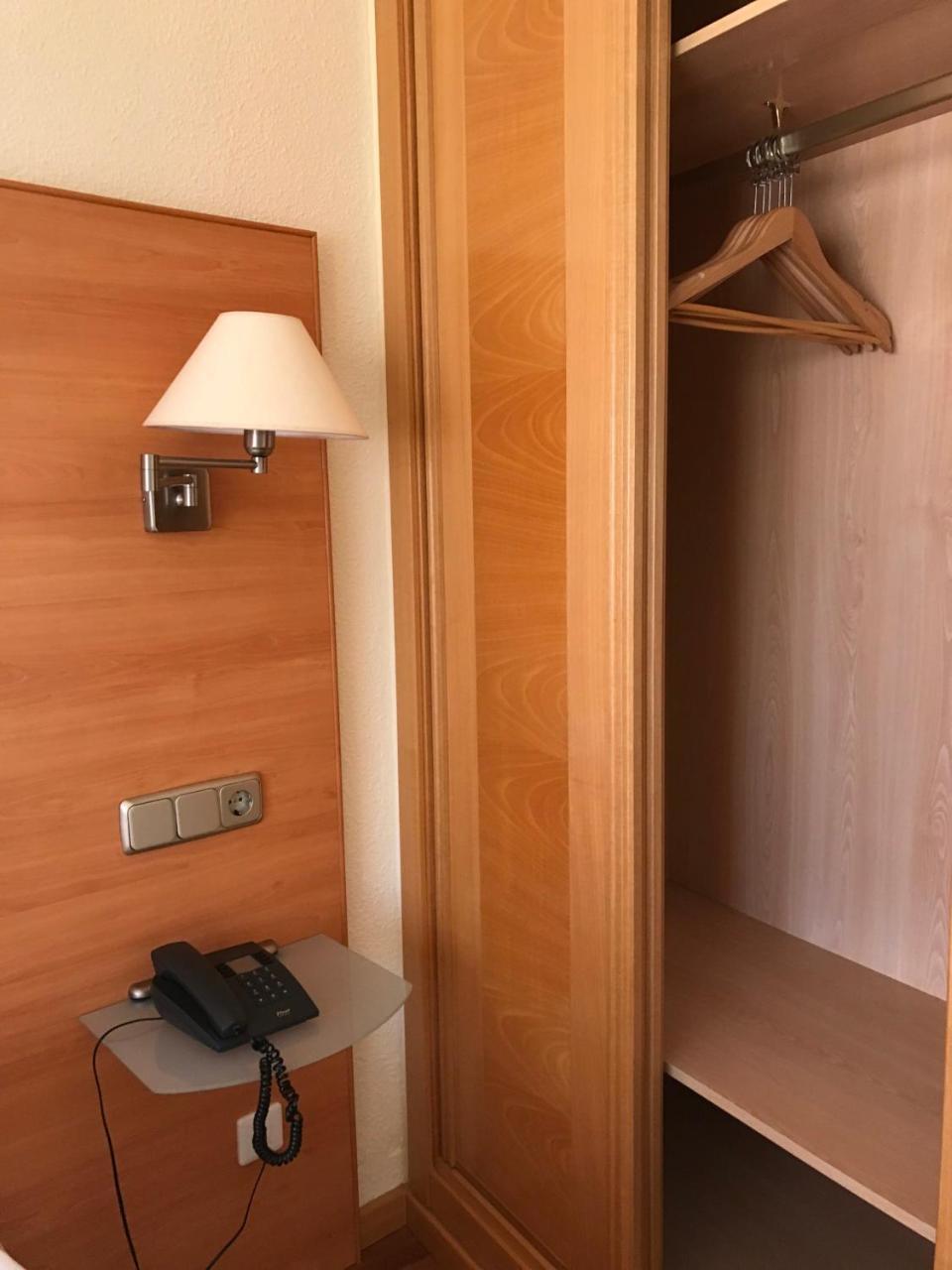 Hotel Europa Villacanas Bagian luar foto