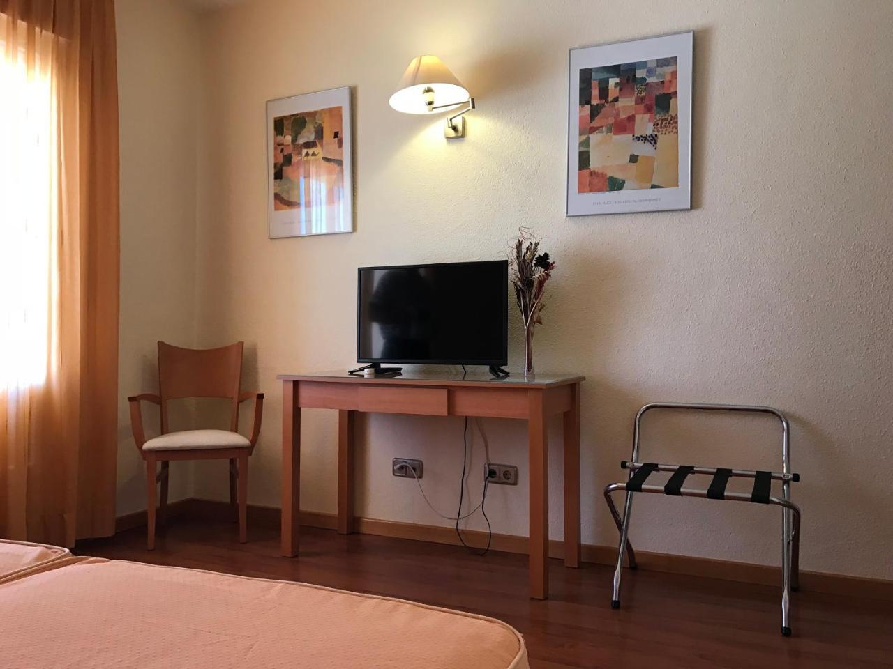 Hotel Europa Villacanas Bagian luar foto